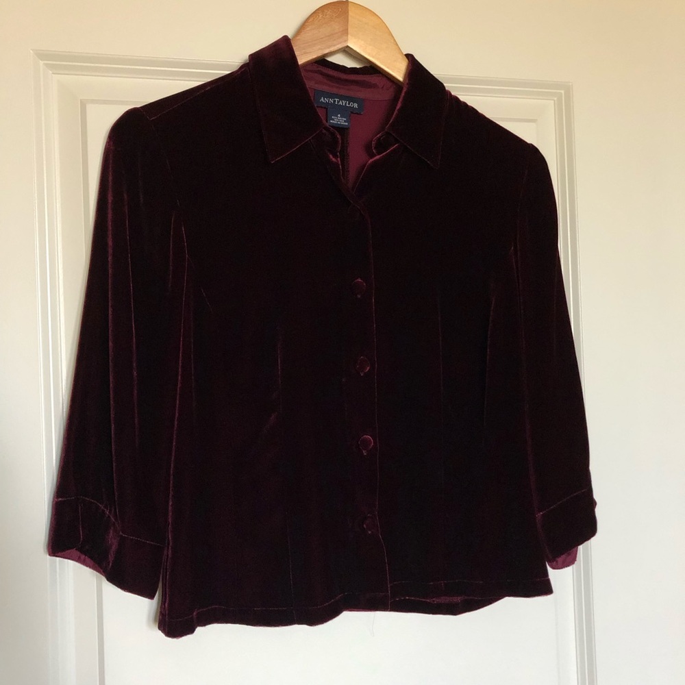 Ann Taylor deep wine colored velvet blouse size 4